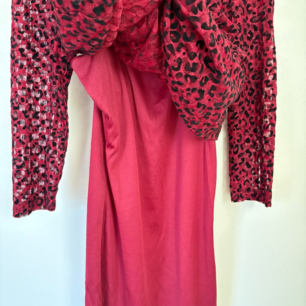 Cherie LA Red Velvet Sheer Animal Print Dress Size Large NWT - Picture 8 of 13